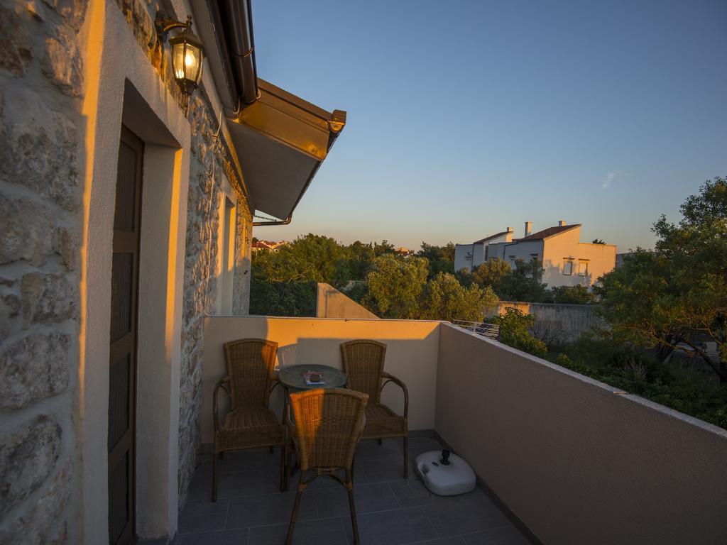 Apartments Punta Стариград-Пакленица Экстерьер фото